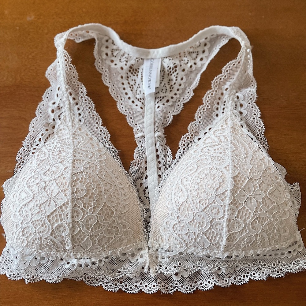 GORRENNO white lace front clasp bralette